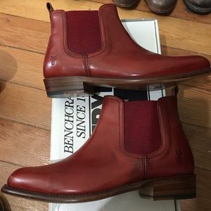Frye Dorado Chelsea Boots Size 7 Red